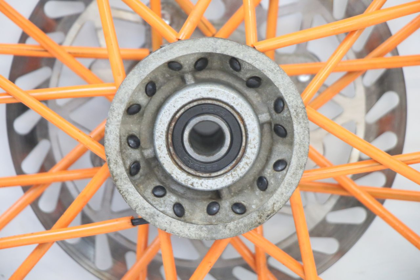 photo de LLANTA DELANTERA Y NEUMÁTICO APOLLO RFZ 125 - Foto de producto adicional