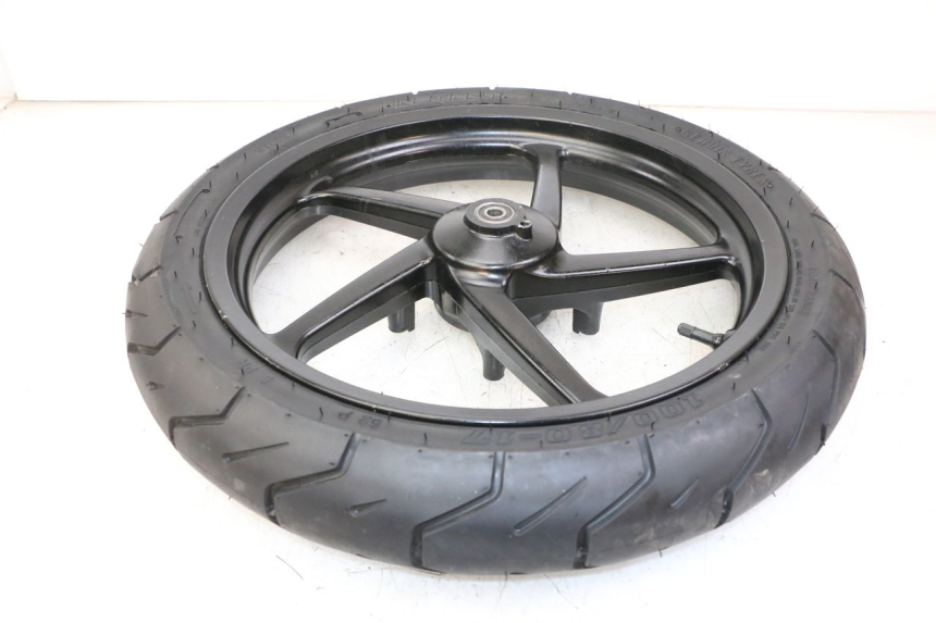 photo de LLANTA DELANTERA Y NEUMÁTICO APRILIA RS 50 (1999 - 2005) - Primer plano técnico