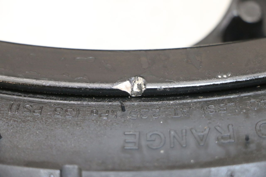 photo de LLANTA DELANTERA Y NEUMÁTICO APRILIA RS 50 (1999 - 2005) - Detalles de los puntos de fijación