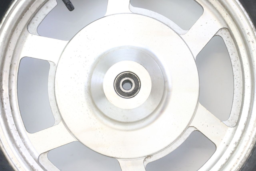 photo de LLANTA DELANTERA Y NEUMÁTICO HYOSUNG GV AQUILA 125 (2000 - 2009) - Inspección visual detallada