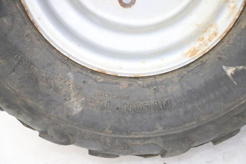 photo de LLANTA DELANTERA Y NEUMÁTICO KEROX BAZOOKA 110 - Primer plano de alta resolución