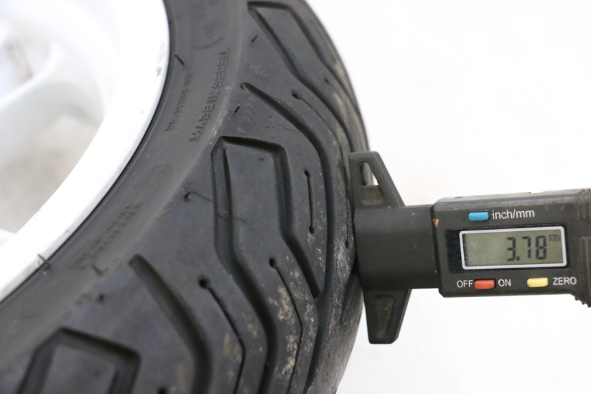 photo de LLANTA DELANTERA Y NEUMÁTICO MBK BOOSTER SPIRIT NAKED 50 (2004 - 2017) - Detalle de la pieza