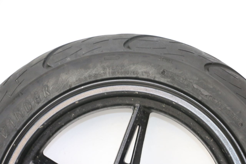 photo de LLANTA DELANTERA Y NEUMÁTICO TNT MOTOR BOSTON 4T 50 (2018 - 2025) - Primer plano de alta resolución