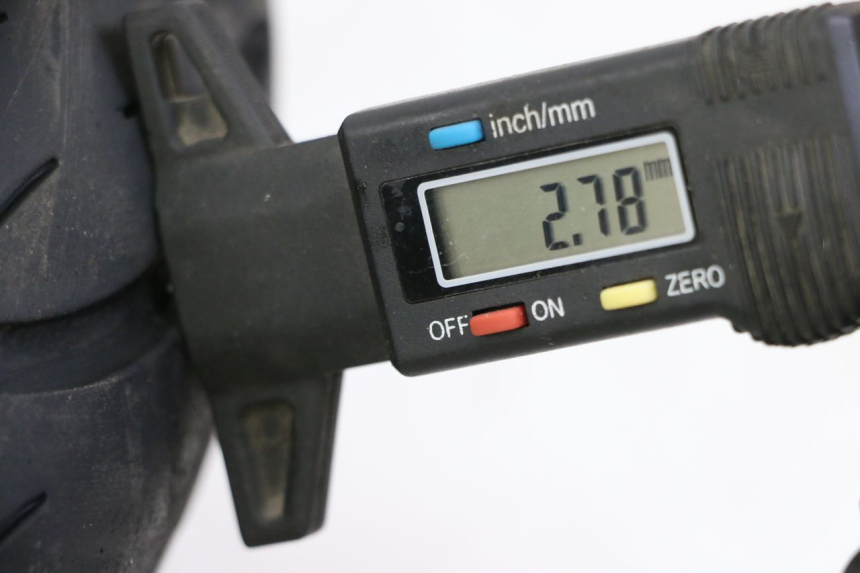 photo de LLANTA DELANTERA Y NEUMÁTICO TNT MOTOR BOSTON 4T 50 (2018 - 2025) - Otra perspectiva