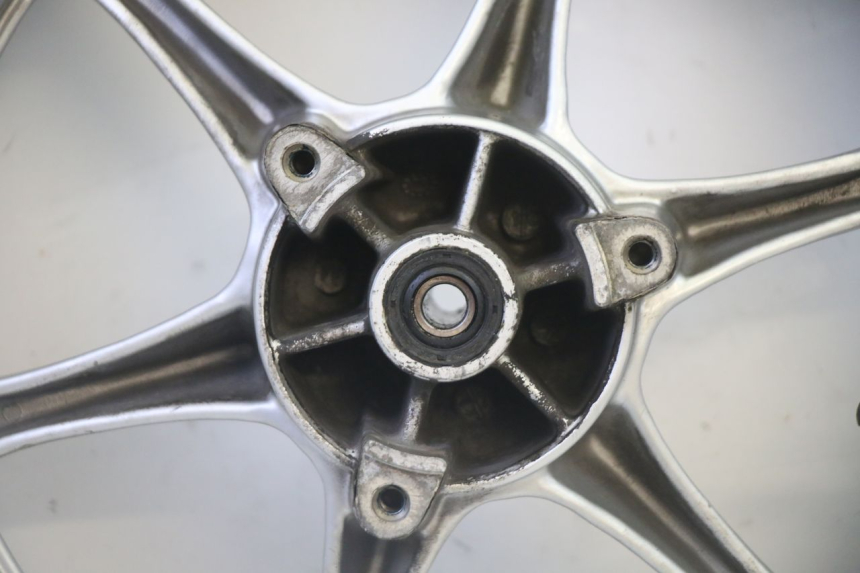 photo de LLANTA DELANTERA Y NEUMÁTICO SUZUKI BURGMAN 125 (2007 - 2014) - Otra vista del artículo