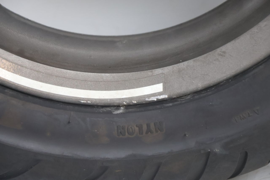 photo de LLANTA DELANTERA Y NEUMÁTICO TGB CITY RS 50 (2011 - 2016) - Detalles de los puntos de fijación