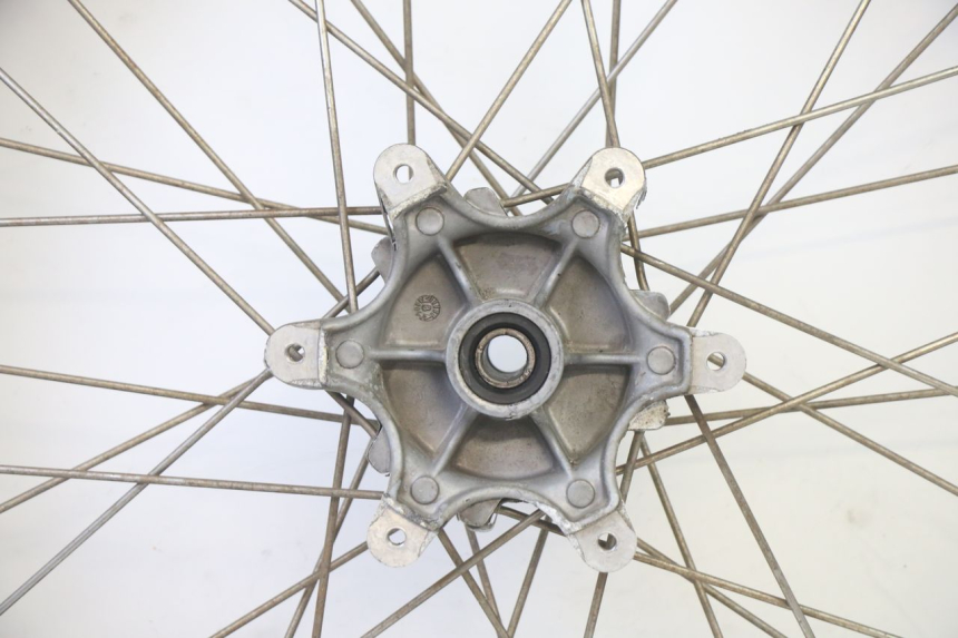 photo de LLANTA DELANTERA Y NEUMÁTICO APRILIA ETX 125 (1998 - 2002) - Otra vista del artículo