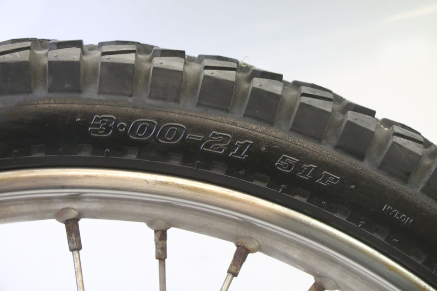 photo de LLANTA DELANTERA Y NEUMÁTICO APRILIA ETX 125 (1998 - 2002) - Inspección visual detallada