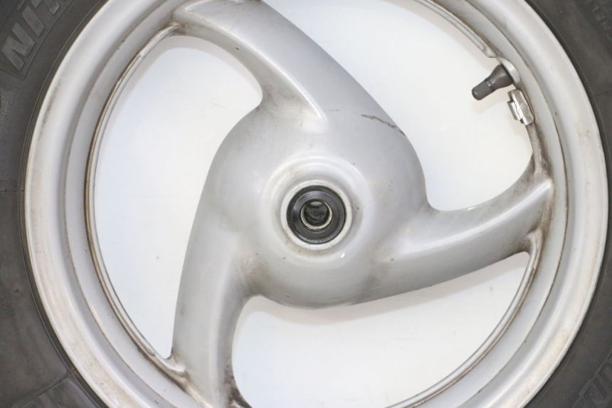 photo de LLANTA DELANTERA Y NEUMÁTICO HONDA FES S-WING SWING ABS 125 (2007 - 2015) - Características distintivas