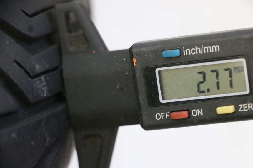 photo de LLANTA DELANTERA Y NEUMÁTICO HONDA FES S-WING SWING ABS 125 (2007 - 2015) - Zoom estado de uso