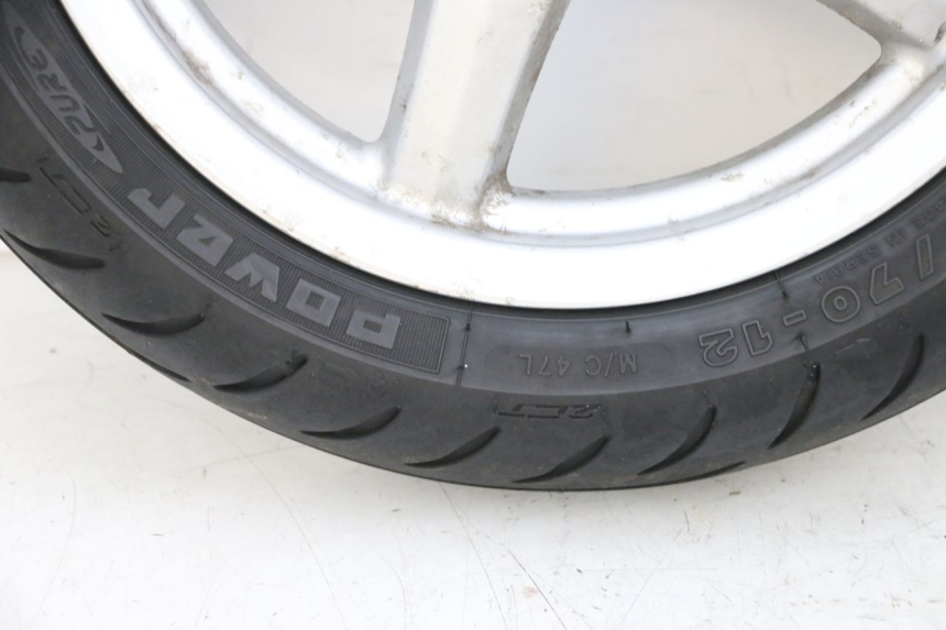 photo de LLANTA DELANTERA Y NEUMÁTICO MBK FLAME X 125 (2007 - 2016) - Primer plano de alta resolución