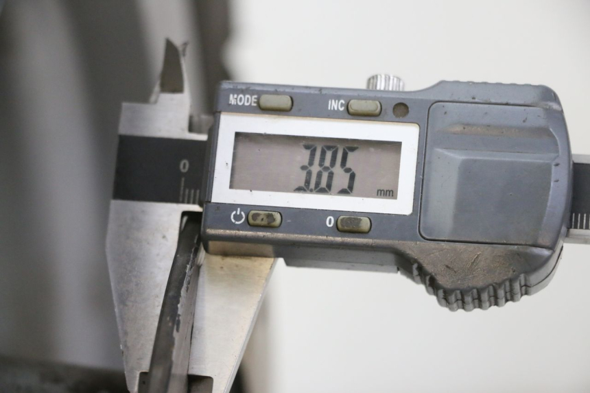 photo de LLANTA DELANTERA Y NEUMÁTICO PIAGGIO FLY 2T 50 (2004 - 2017) - Otra perspectiva