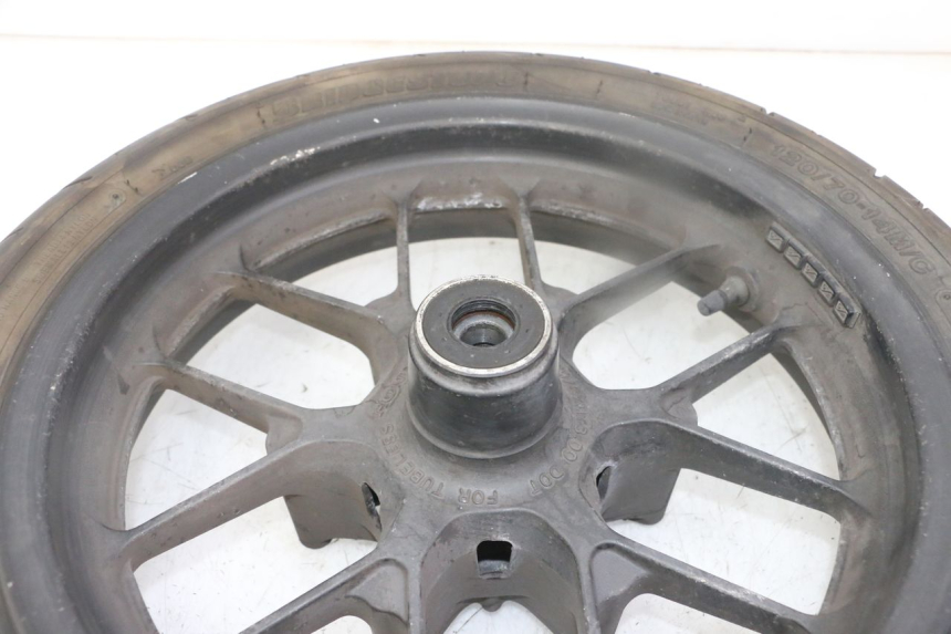 photo de LLANTA DELANTERA Y NEUMÁTICO HONDA FORZA ABS 300 (2013 - 2017) - Otra perspectiva