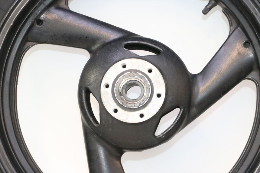 photo de LLANTA DELANTERA Y NEUMÁTICO YAMAHA FZS FAZER 600 (2001 - 2003) - Zoom sobre los componentes
