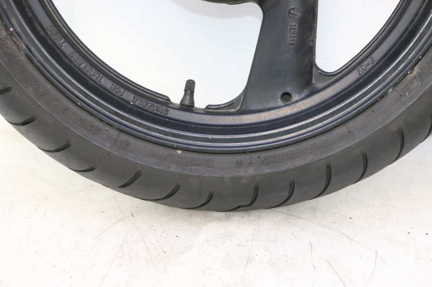 photo de LLANTA DELANTERA Y NEUMÁTICO YAMAHA FZS FAZER 600 (2001 - 2003) - Ángulo de visión alternativo