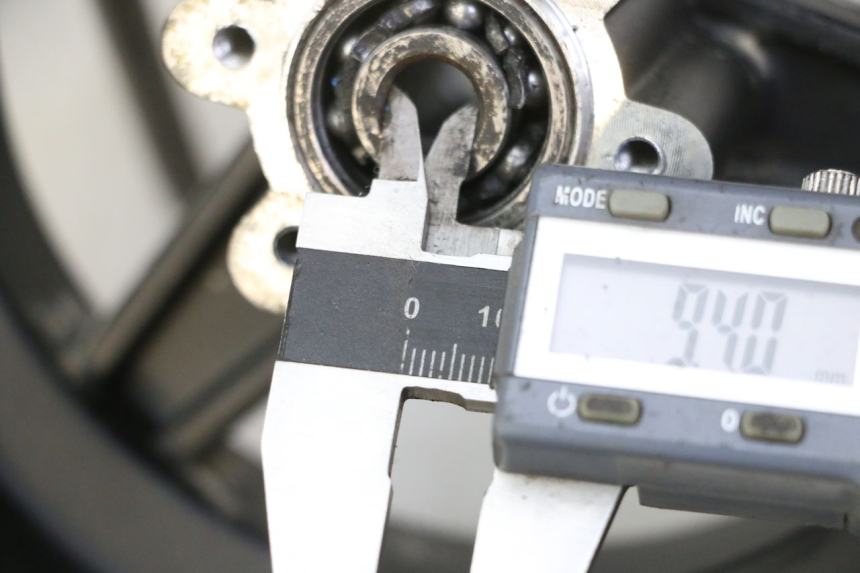 photo de LLANTA DELANTERA Y NEUMÁTICO HITWAY H5 1 - Zoom estado de uso