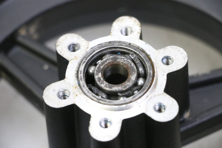 photo de LLANTA DELANTERA Y NEUMÁTICO HITWAY H5 1 - Marcados y referencias originales