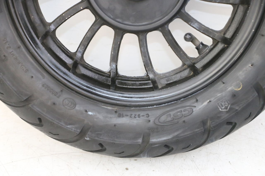 photo de LLANTA DELANTERA Y NEUMÁTICO JM MOTORS MIA 50 (2017 - 2020) - Características distintivas