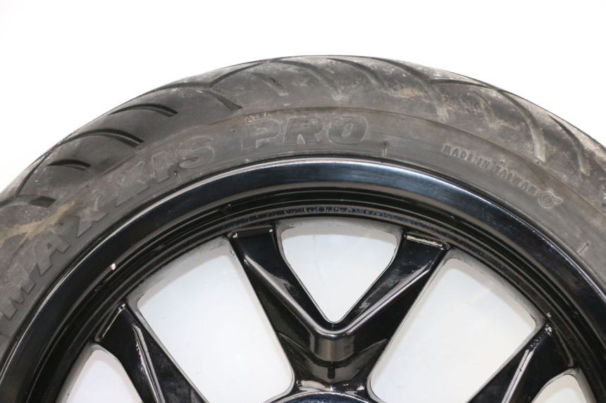 photo de LLANTA DELANTERA Y NEUMÁTICO SYM JOYMAX 125 (2010 - 2017) - Zoom sobre los componentes