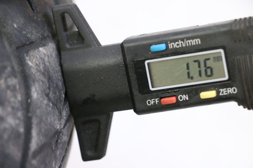 photo de LLANTA DELANTERA Y NEUMÁTICO SYM JOYMAX 125 (2010 - 2017) - Zoom estado de uso