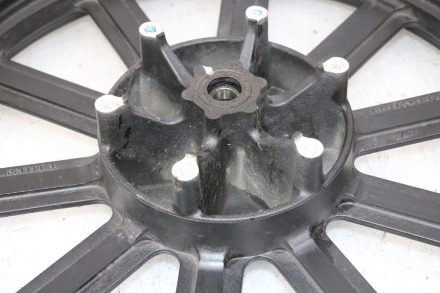 photo de LLANTA DELANTERA Y NEUMÁTICO KEEWAY K-LIGHT KLIGHT 125 (2018 - 2025) - Primer plano de alta resolución