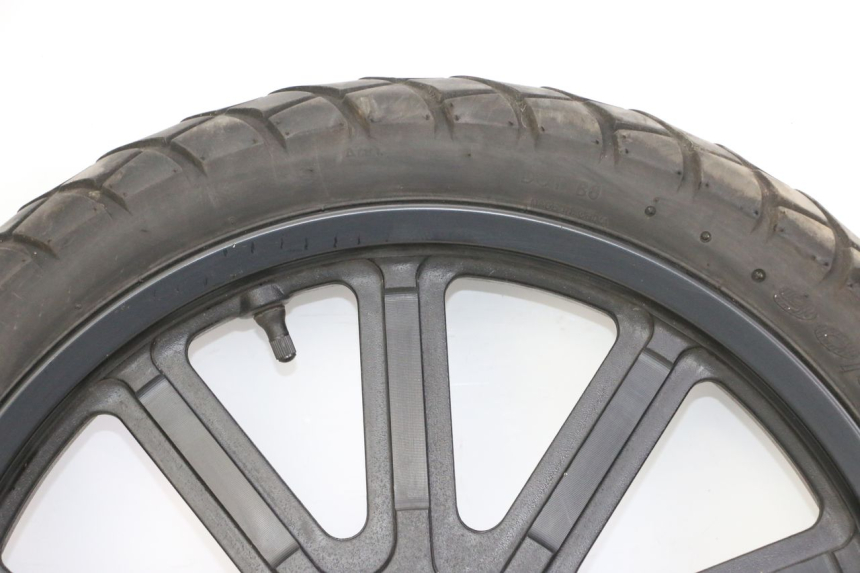 photo de LLANTA DELANTERA Y NEUMÁTICO KEEWAY K-LIGHT KLIGHT 125 (2018 - 2025) - Detalles de los puntos de fijación