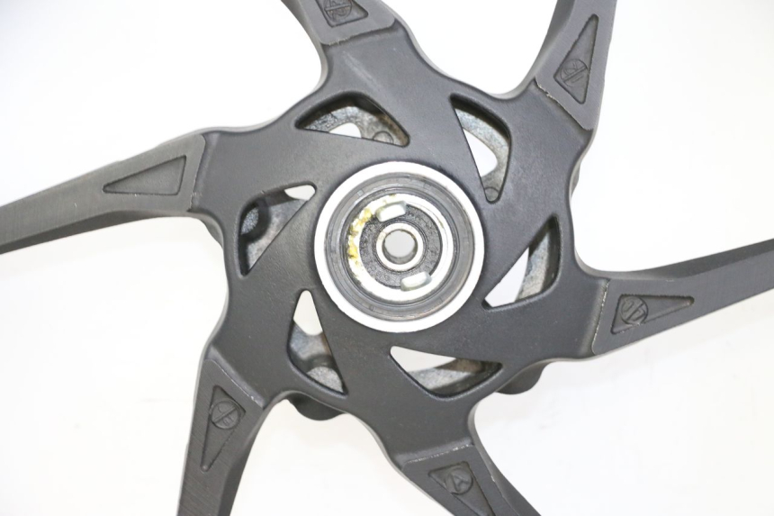 photo de LLANTA DELANTERA Y NEUMÁTICO KIDEN KD125-G 125 (2018 - 2022) - Otra vista del artículo