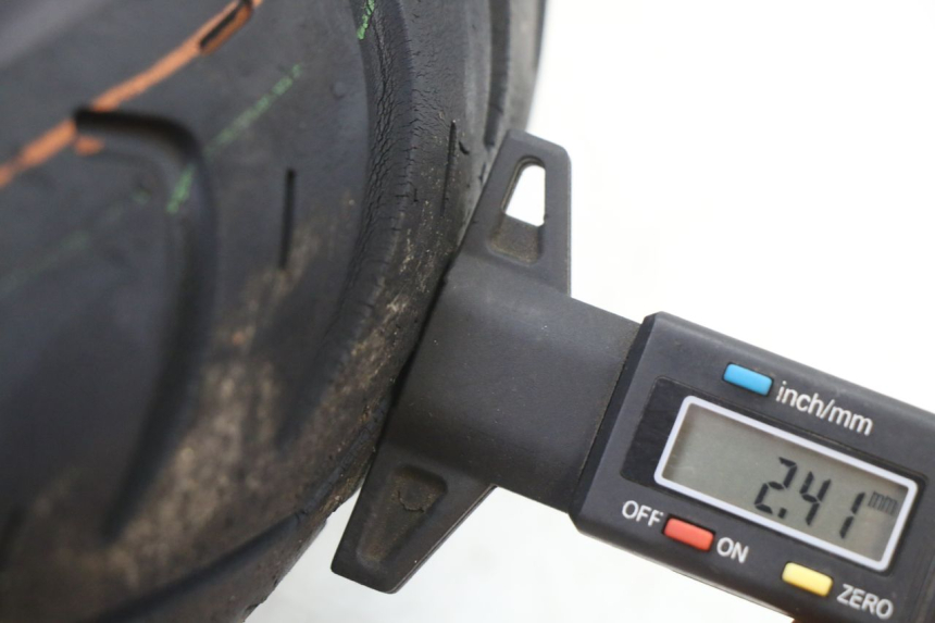 photo de LLANTA DELANTERA Y NEUMÁTICO PEUGEOT KISBEE 4T 50 (2018 - 2022) - Foto de producto adicional