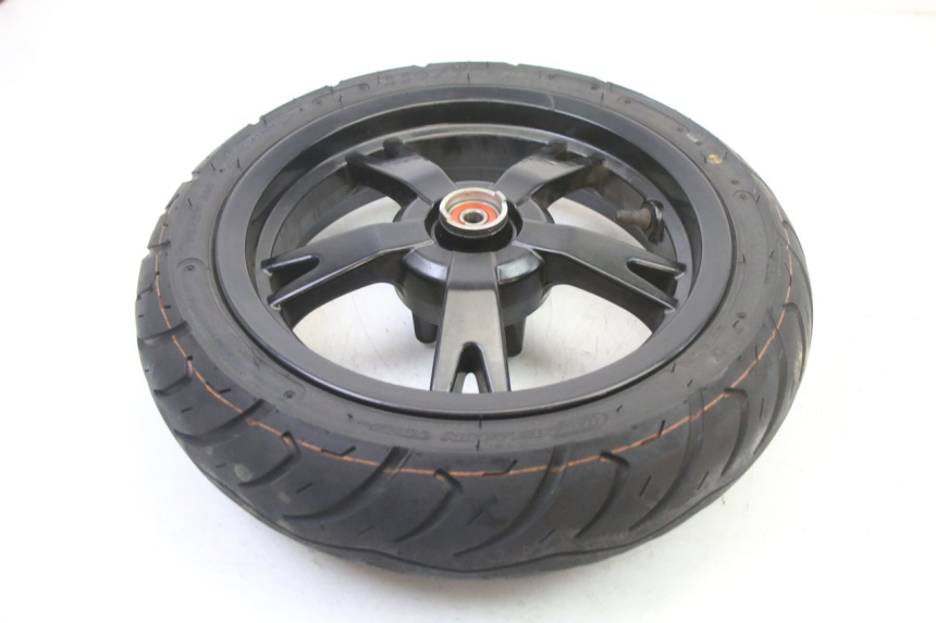 photo de LLANTA DELANTERA Y NEUMÁTICO PEUGEOT KISBEE 4T 50 (2018 - 2022) - Detalle de la pieza