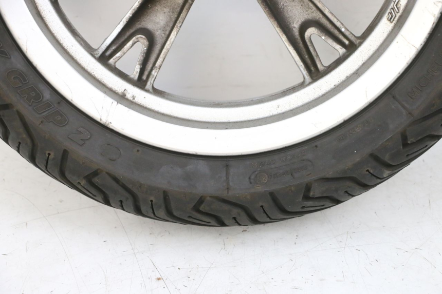 photo de LLANTA DELANTERA Y NEUMÁTICO PEUGEOT KISBEE 4T 50 (2010 - 2017) - Otra vista del artículo