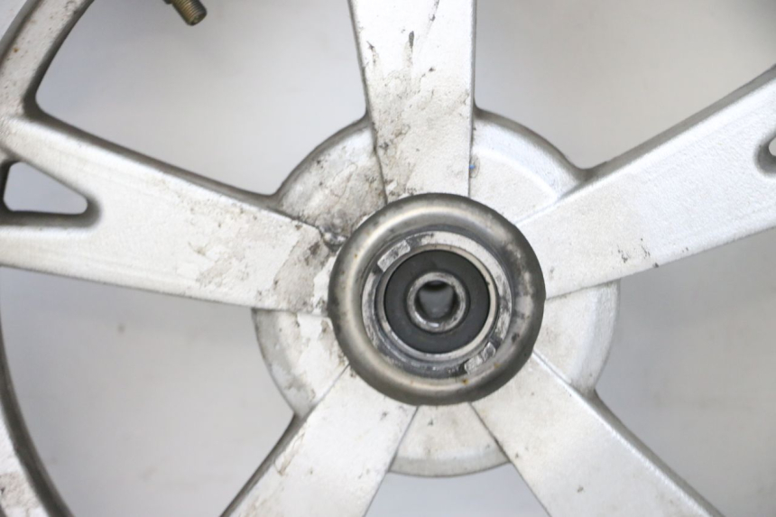 photo de LLANTA DELANTERA Y NEUMÁTICO PEUGEOT KISBEE 4T 50 (2010 - 2017) - Foto de producto adicional