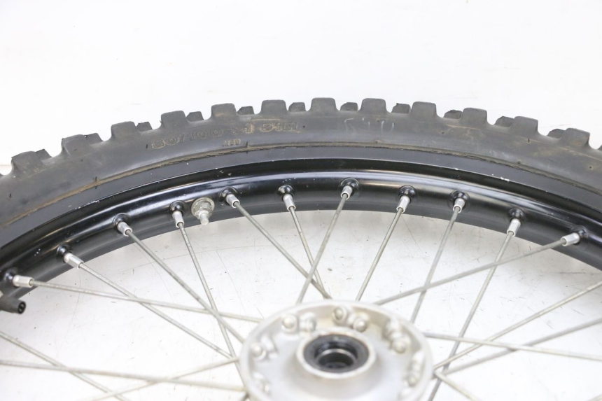 photo de LLANTA DELANTERA Y NEUMÁTICO KAWASAKI KXF KX-F 250 (2017 - 2019) - Estado de la superficie y material