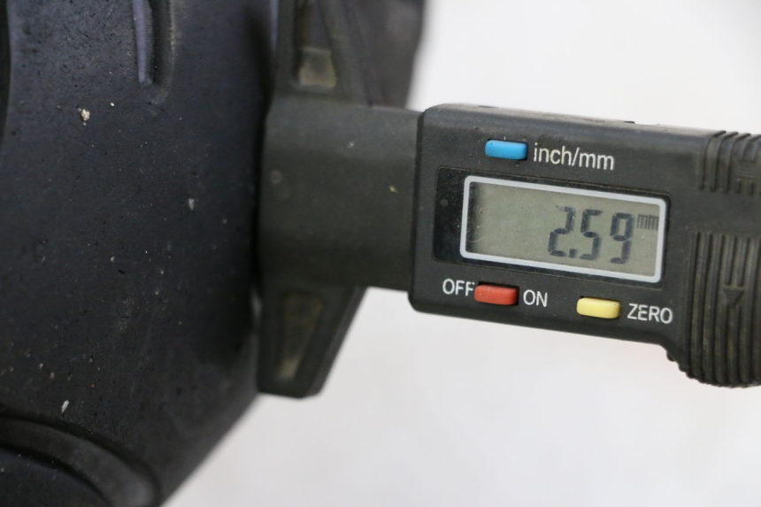 photo de LLANTA DELANTERA Y NEUMÁTICO LONGJIA SHARPY 125 (2020 - 2024) - Detalle de la pieza