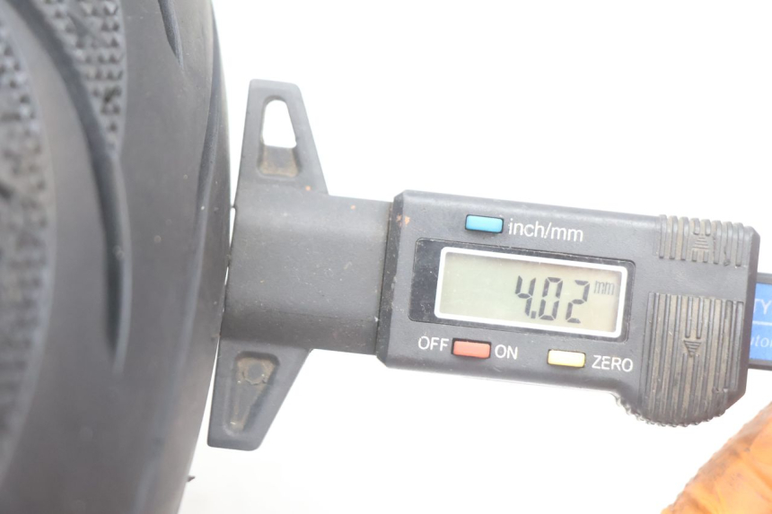 photo de LLANTA DELANTERA Y NEUMÁTICO PEUGEOT LUDIX BLASTER 50 (2006 - 2014) - Foto de producto adicional