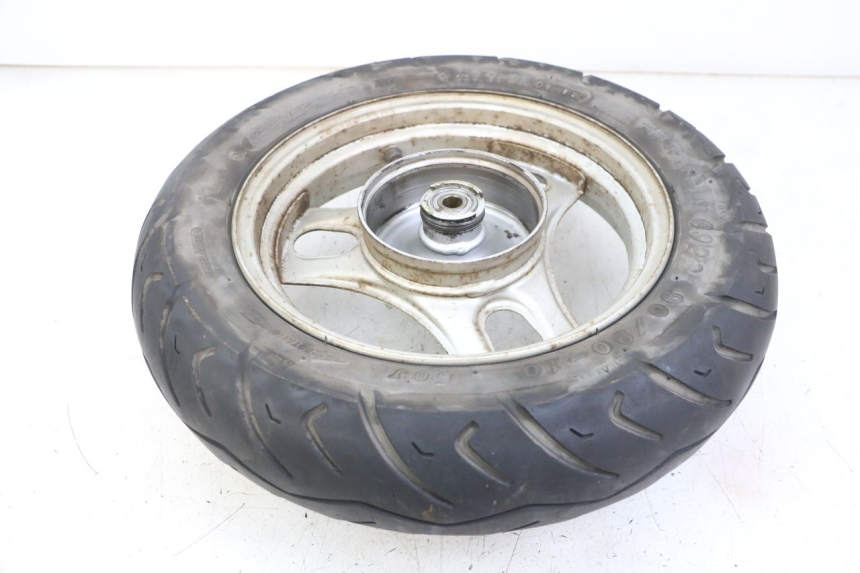 photo de LLANTA DELANTERA Y NEUMÁTICO PEUGEOT LUDIX ONE 50 (2005 - 2008) - Primer plano técnico