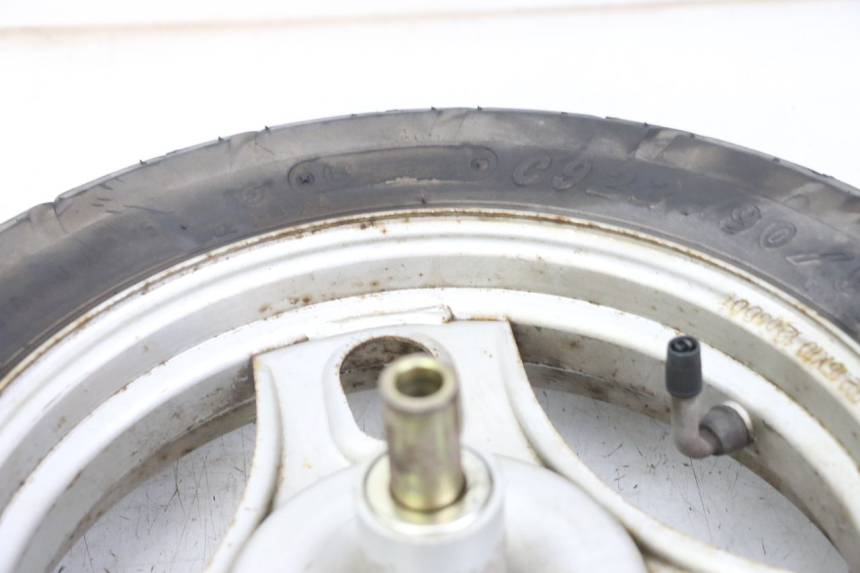 photo de LLANTA DELANTERA Y NEUMÁTICO PEUGEOT LUDIX ONE 50 (2005 - 2008) - Detalles de los puntos de fijación