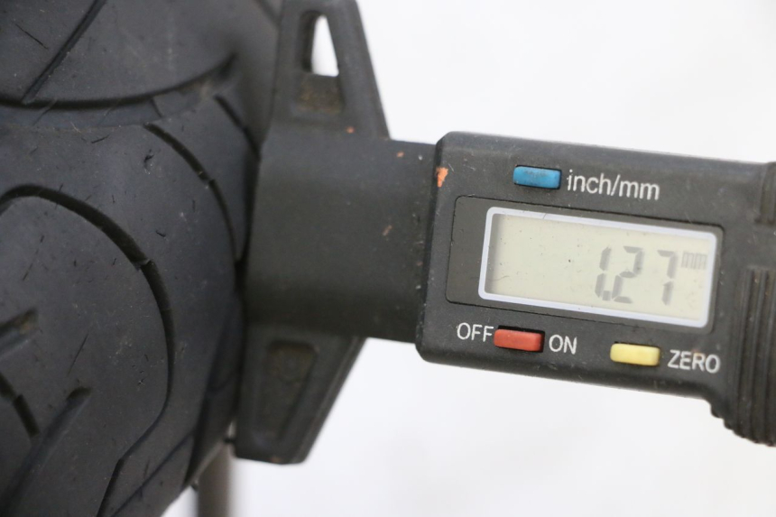 photo de RINDE DELANTERA Y NEUMÁTICO DUALTRON MINI SPECIAL 1 - Primer plano técnico