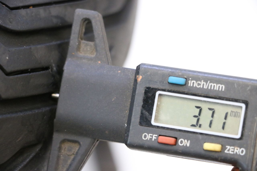 photo de LLANTA DELANTERA Y NEUMÁTICO PIAGGIO MP3 125 (2006 - 2014) - Zoom calidad de ocasión