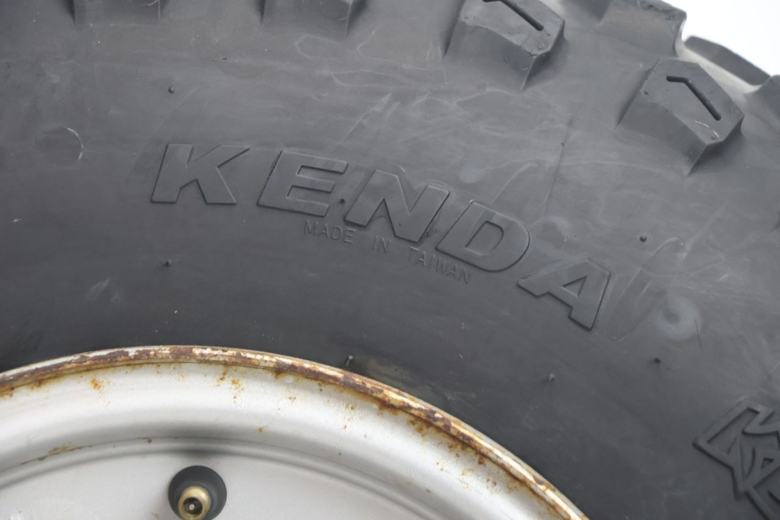 photo de LLANTA DELANTERA Y NEUMÁTICO KYMCO MXU R 250 (2004 - 2010) - Enfoque en la estructura