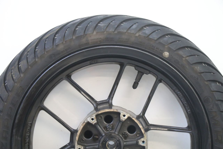 photo de LLANTA DELANTERA Y NEUMÁTICO PIAGGIO NEW TYPHOON 50 (2018 - 2021) - Estado de la superficie y material