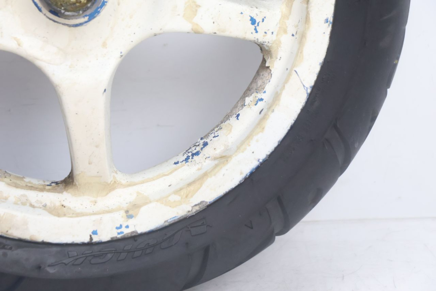 photo de LLANTA DELANTERA Y NEUMÁTICO MBK NITRO 50 (2004 - 2008) - Estado de la superficie y material