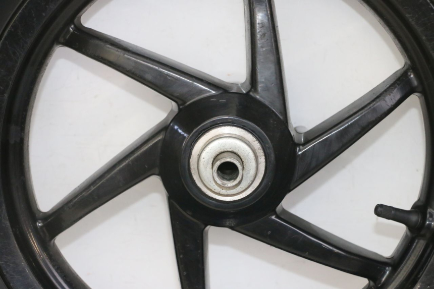 photo de LLANTA DELANTERA Y NEUMÁTICO PIAGGIO NRG POWER PUREJET 50 (2018 - 2021) - Características distintivas