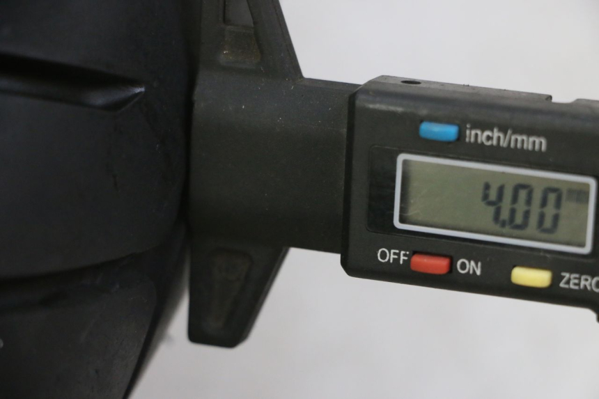 photo de LLANTA DELANTERA Y NEUMÁTICO PIAGGIO NRG POWER PUREJET 50 (2018 - 2021) - Primer plano técnico