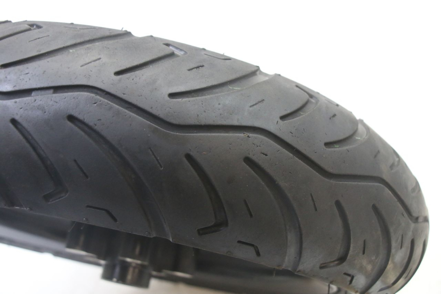 photo de LLANTA DELANTERA Y NEUMÁTICO SYM ORBIT III 3 4T 50 (2021 - 2025) - Zoom sobre los componentes