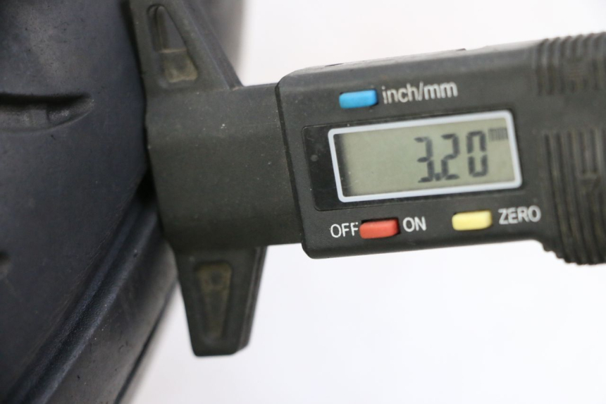 photo de LLANTA DELANTERA Y NEUMÁTICO PEUGEOT CITYSTAR 125 (2011 - 2017) - Zoom estado de uso