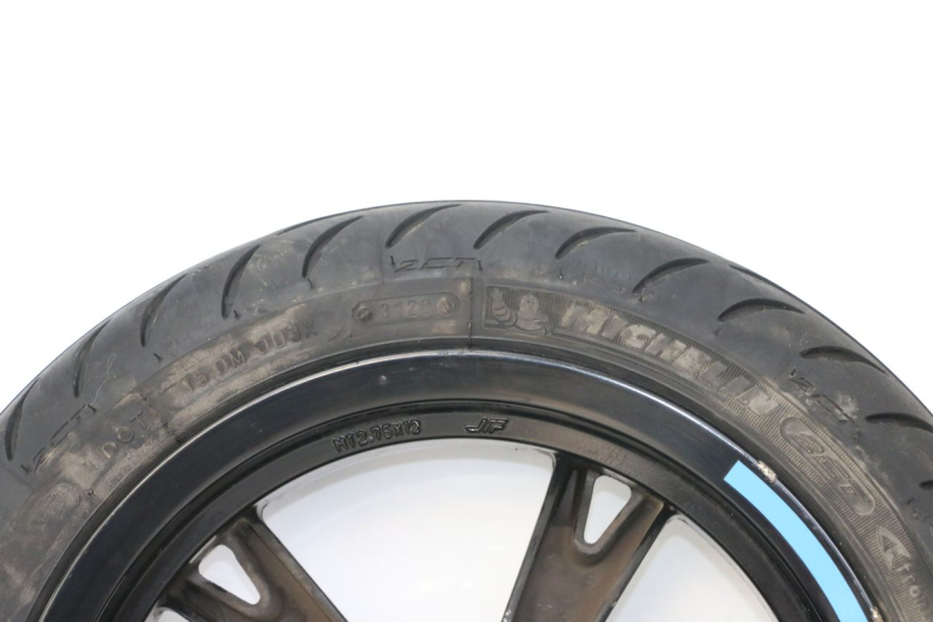 photo de LLANTA DELANTERA Y NEUMÁTICO PEUGEOT KISBEE 4T 50 (2018 - 2022) - Zoom sobre los componentes