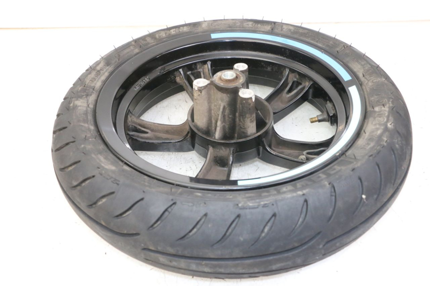 photo de LLANTA DELANTERA Y NEUMÁTICO PEUGEOT KISBEE 4T 50 (2018 - 2022) - Detalles de los puntos de fijación