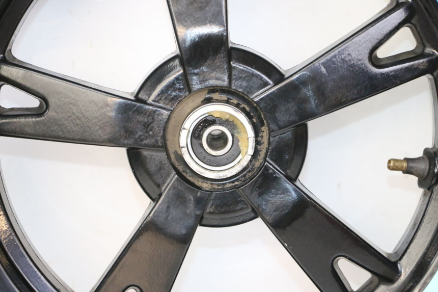 photo de LLANTA DELANTERA Y NEUMÁTICO PEUGEOT KISBEE 4T 50 (2018 - 2022) - Marcados y referencias originales