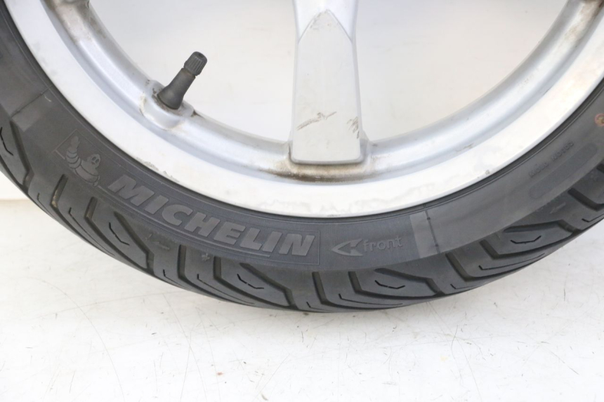 photo de LLANTA DELANTERA Y NEUMÁTICO PEUGEOT SATELIS 125 (2013 - 2018) - Zoom sobre los componentes