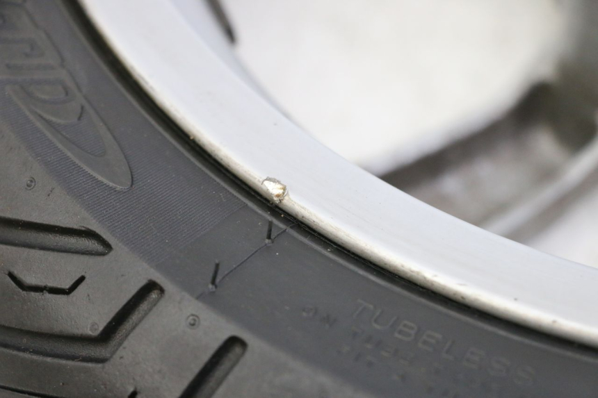 photo de LLANTA DELANTERA Y NEUMÁTICO PEUGEOT SATELIS 125 (2013 - 2018) - Zoom estado de uso